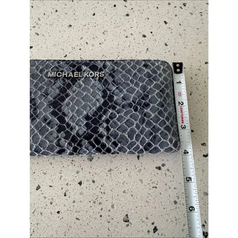 Michael Kors Blue Leather Snake-Print Zip Around Wallet Clutch Classic Chic EUC